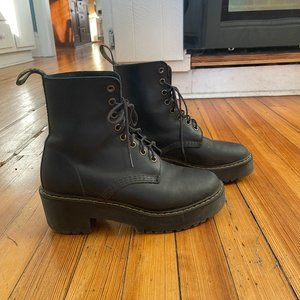 Dr. Martens Women's Platform Lace Up Size 6